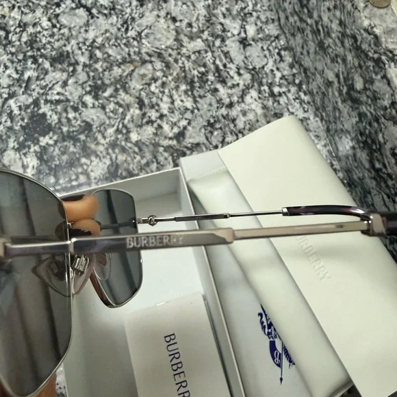 New Burberry Sunglasses with Tortoise Shell Arms - Picture 6 of 12